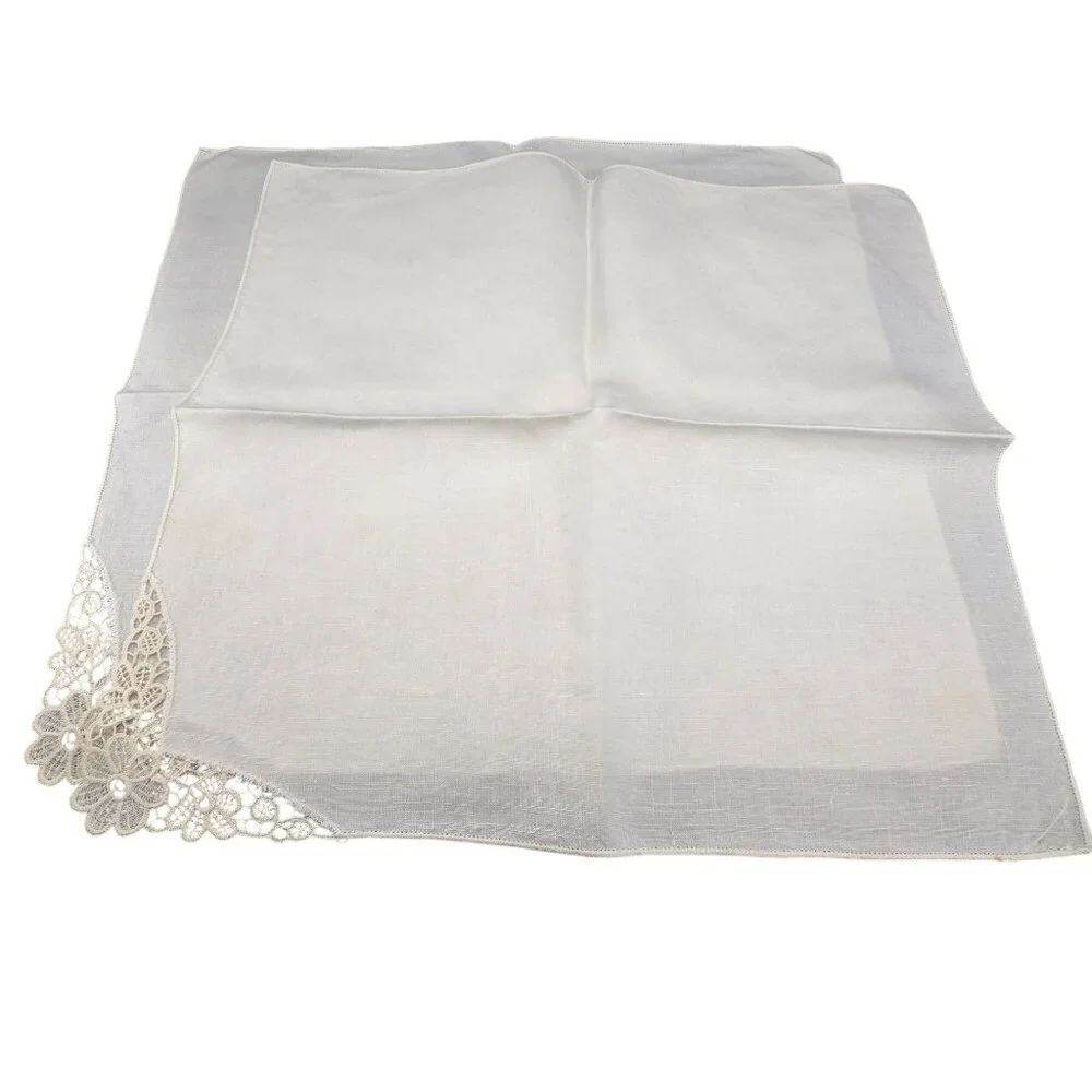 Vintage Cream Linen Napkins With Intricate Lace Floral Corners Set Of 4 JJ3964